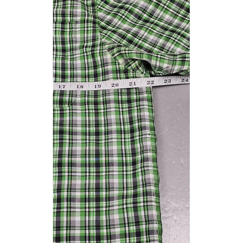 The North Face Button‎ Up Shirt Mens Medium. Green Plaid Polyester Short Sleeve